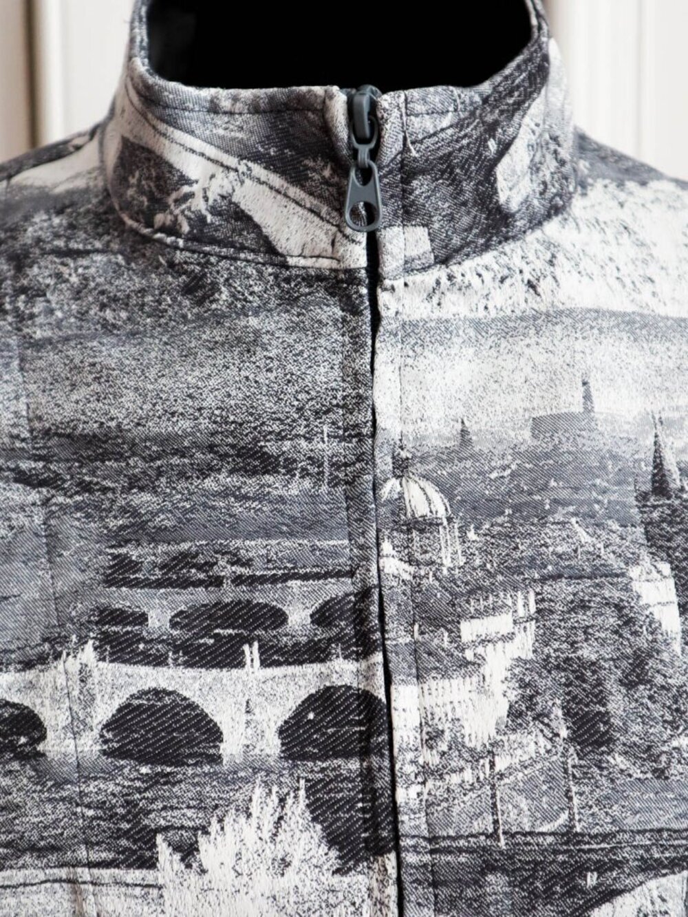 Chico's Full Zip Up Statement Jacket European Tapestry Print Sz 1 (M) Artsy - Picture 3 of 11